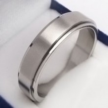 Prsten z chirurgické oceli (KP4)